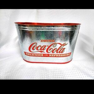Coca-Cola galvanized bucket. Excellent condition. No rust.